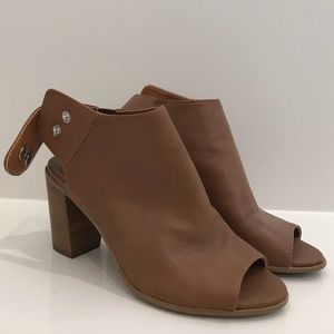 Steve Madden Nonstp Open Toe Cognac Size 6
